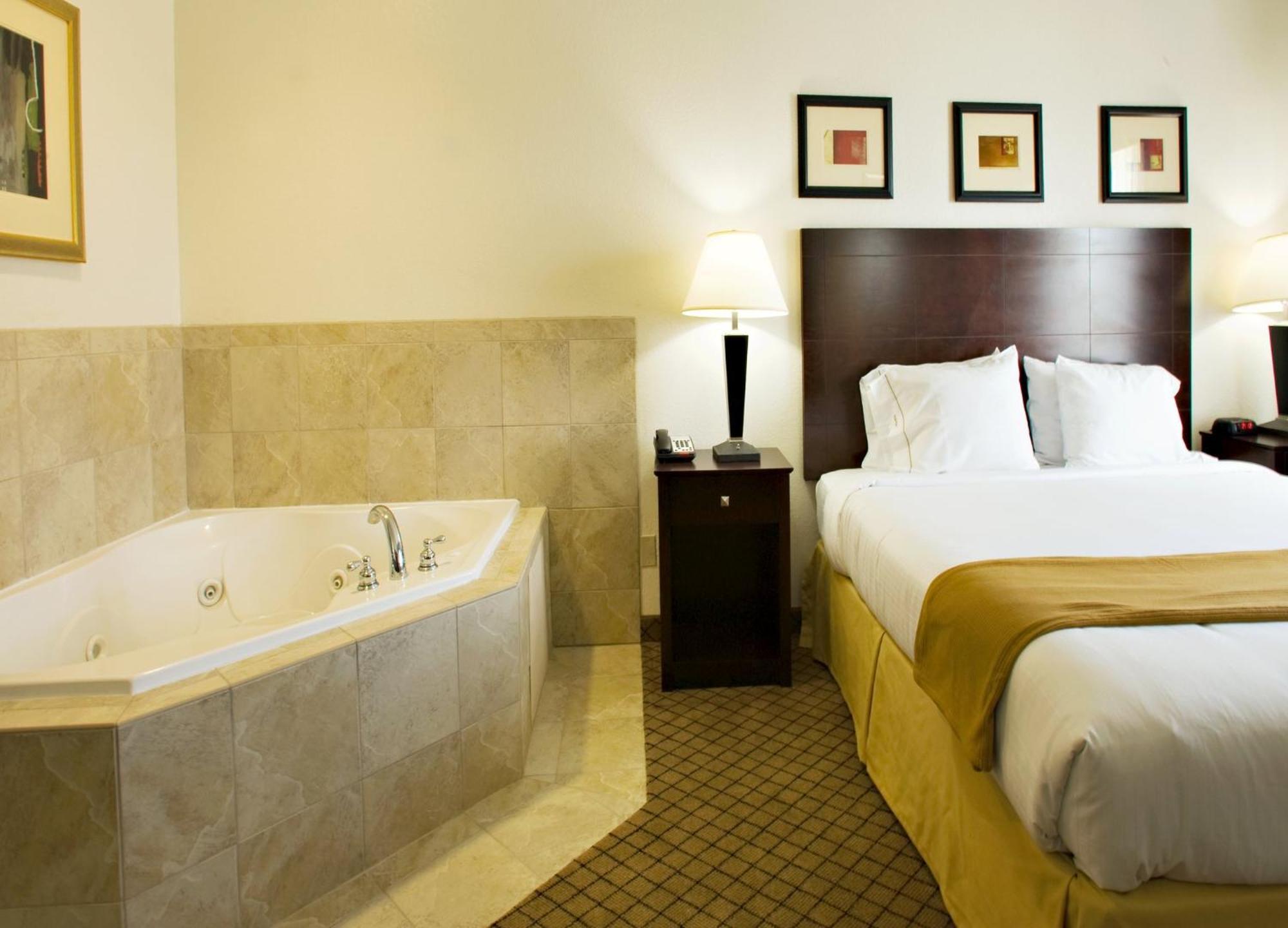 Holiday Inn Express Childress By Ihg Εξωτερικό φωτογραφία
