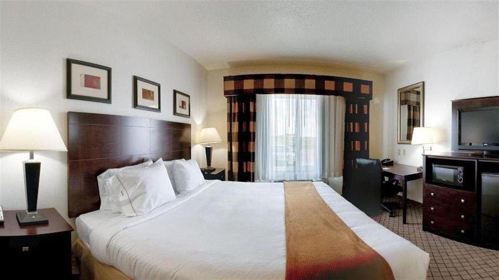 Holiday Inn Express Childress By Ihg Εξωτερικό φωτογραφία